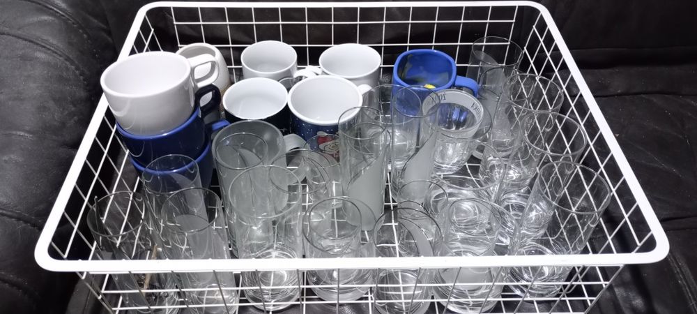 Oddam za darmo szklanki i kubki na kawe herbatę