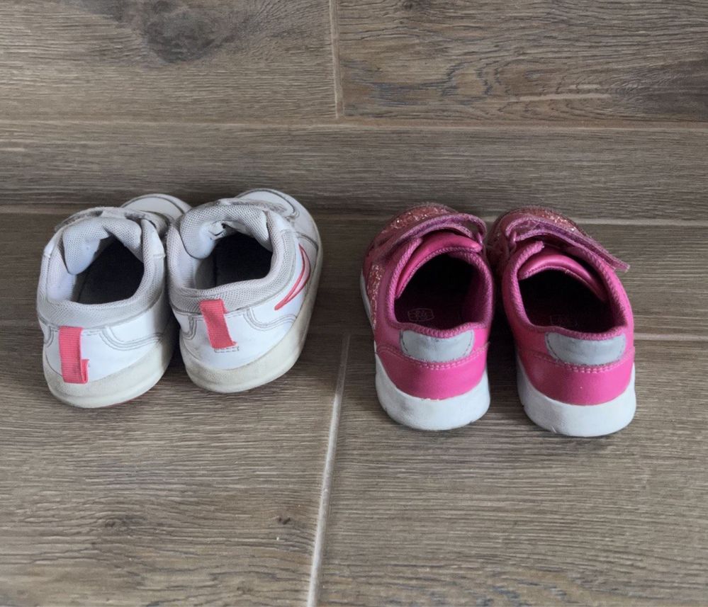 Кросівки  Nike 14 см Clarks 13,8  білі та рожеві для діічики