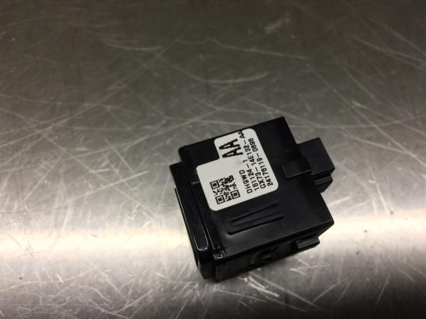 Comando / botão / interruptor multifunções JAGUAR XE (X760)