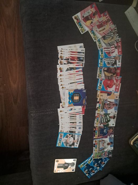 Karty piłkarskie adrenalyn xl, 2023