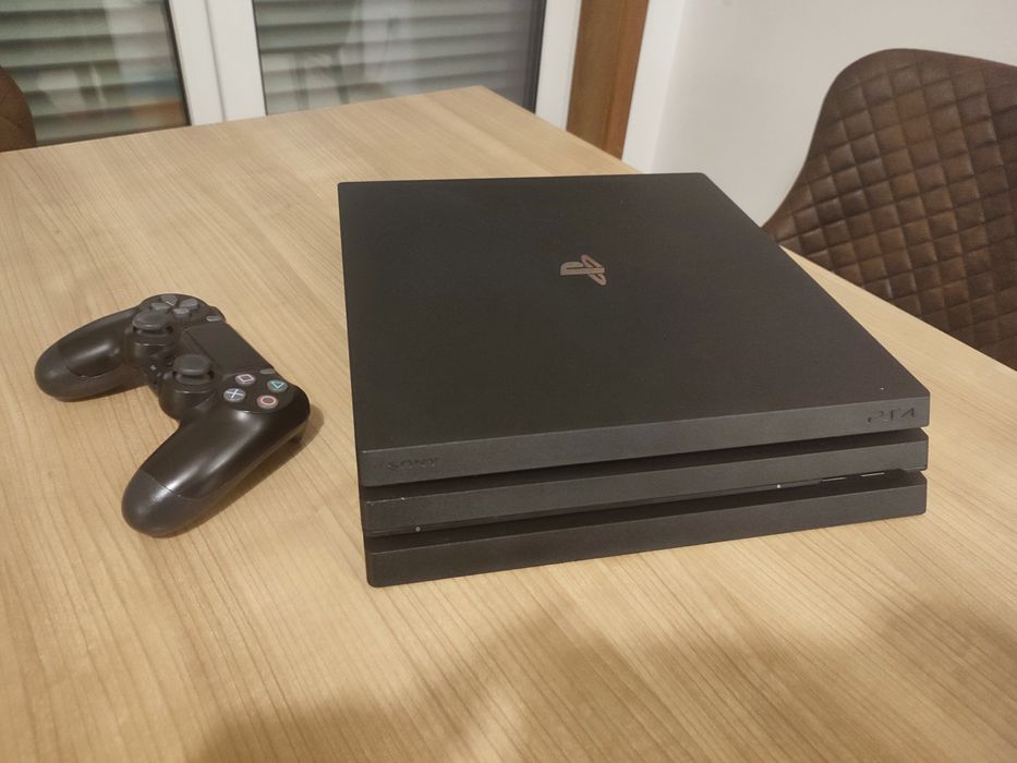 Playstation 4 Pro 1TB Excelente Estado