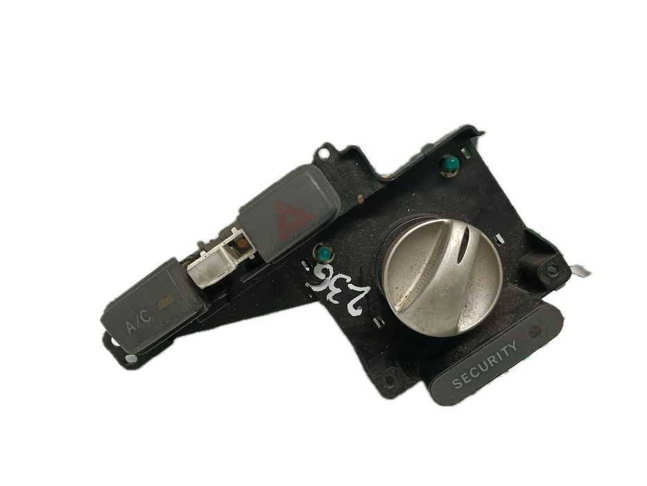 Botão / interruptor 4 piscas TOYOTA Yaris (_P1_)