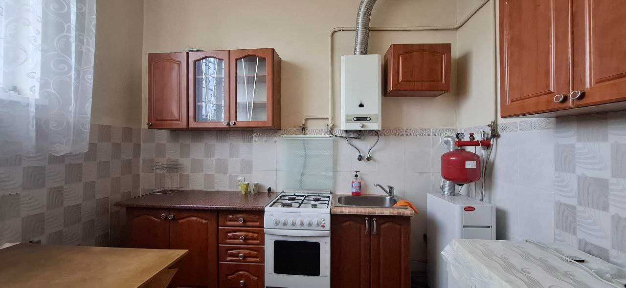 Оренда 2к квартири в центрі міста, площа Я. Осмомисла