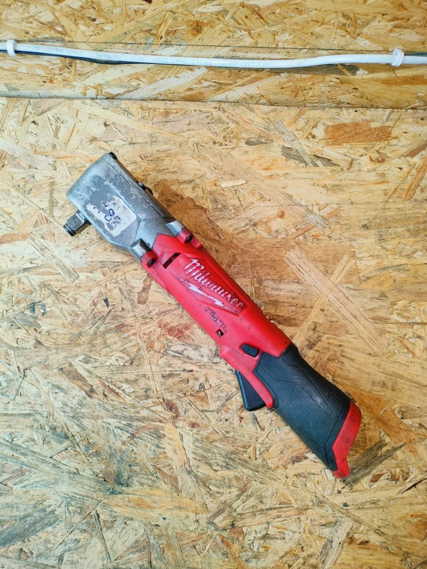 Klucz udarowy Milwaukee M12 FRAIWF12 mocny 300Nm klucz Milwaukee aku