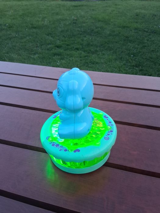 Obrotowy projektor z kreskówek Elektryczne zwierzątko z muzyką