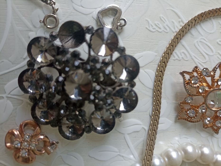 Біжутерія кольє брош ланцюжок