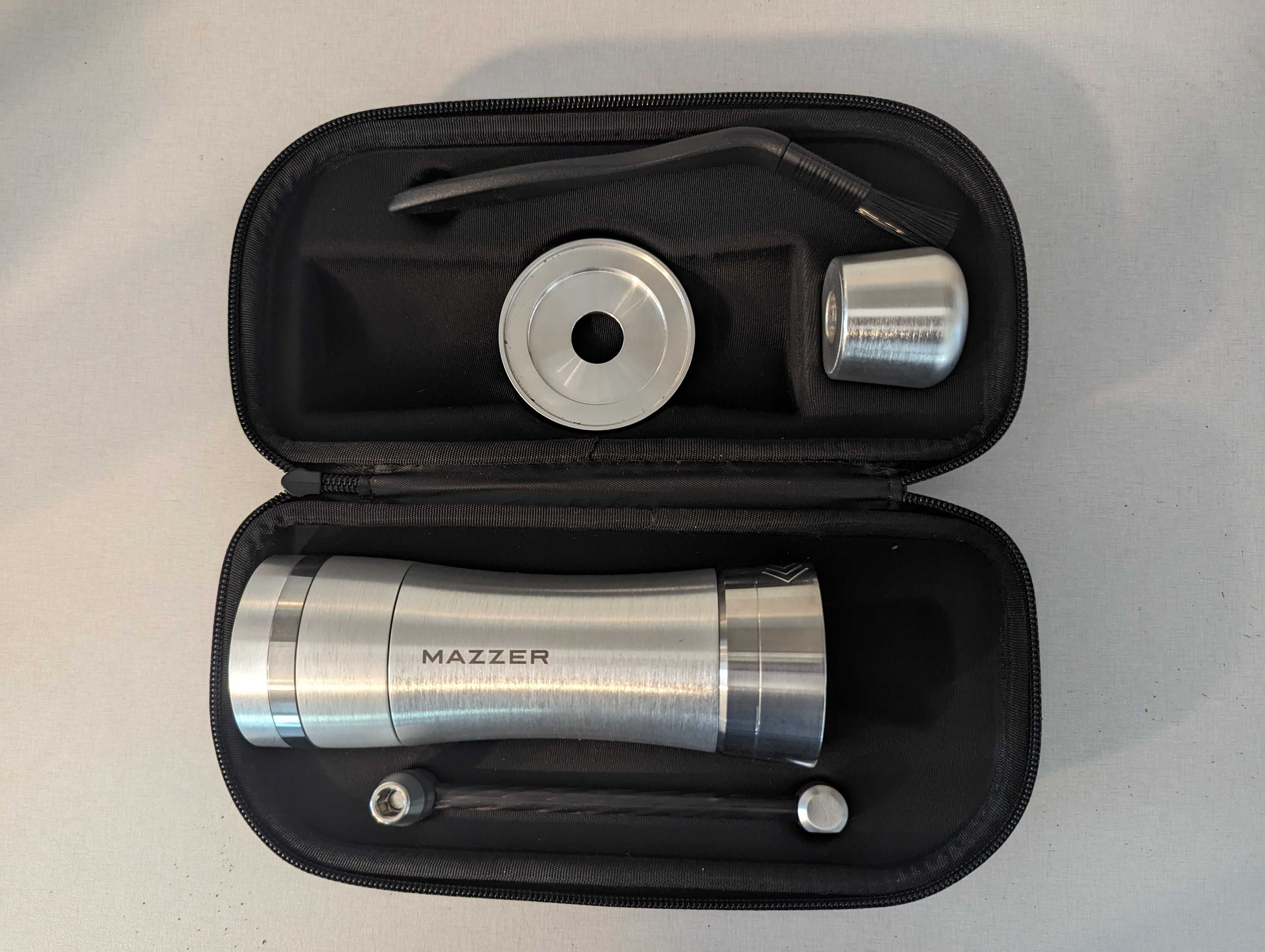 Mazzer Omega Soft X - młynek ręczny do espresso+travel kit