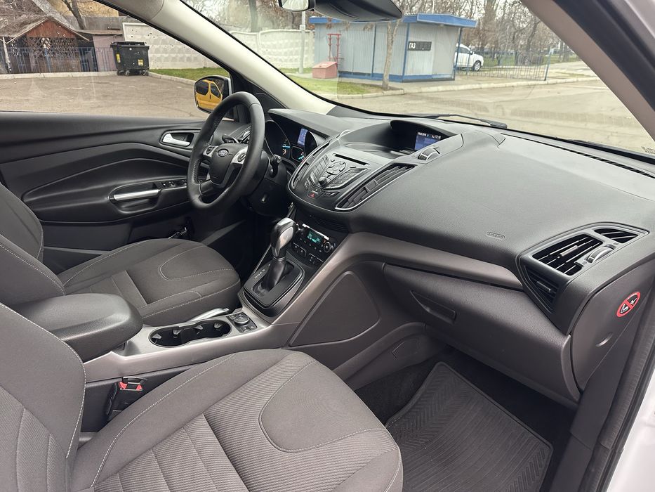 Продам официальный FORD KUGA