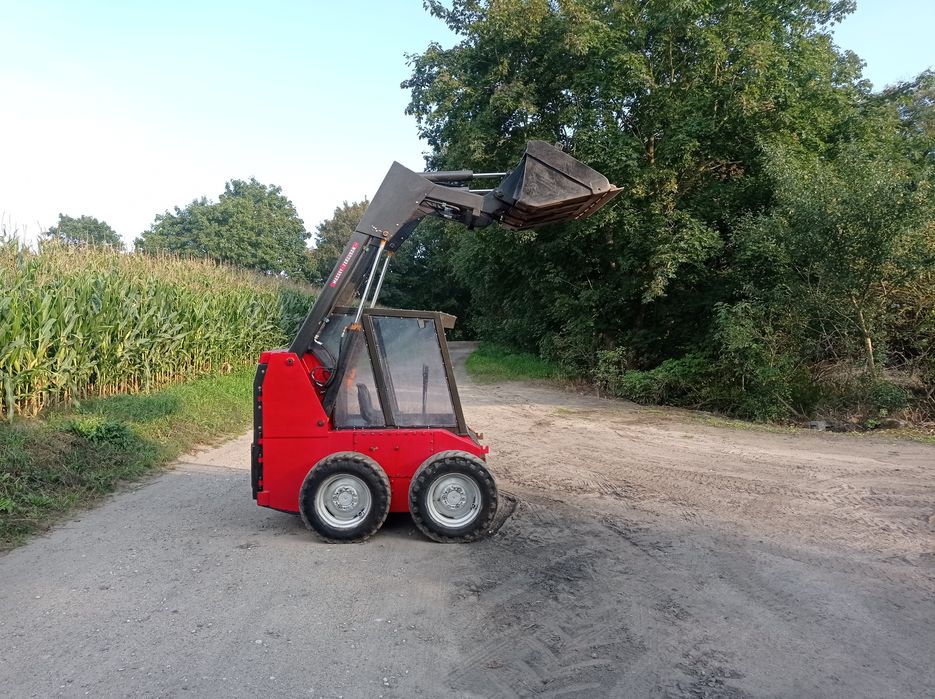 Bobcat MF miniładowarka Massey Ferguson Ładowarka burtowa