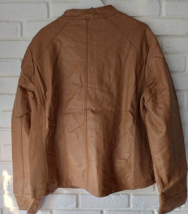 Damska kurtka z eko skórki 54