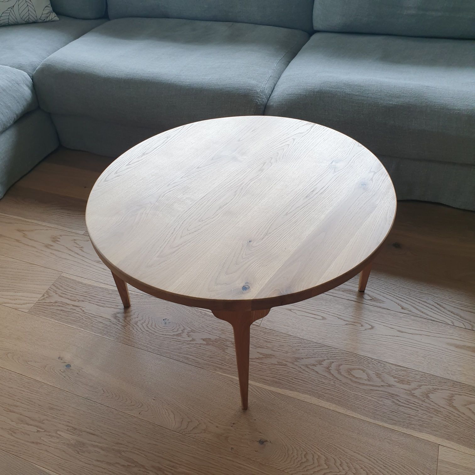 Stolik kawowy z litego dębu-ręcznie robiony, nowoczesny design