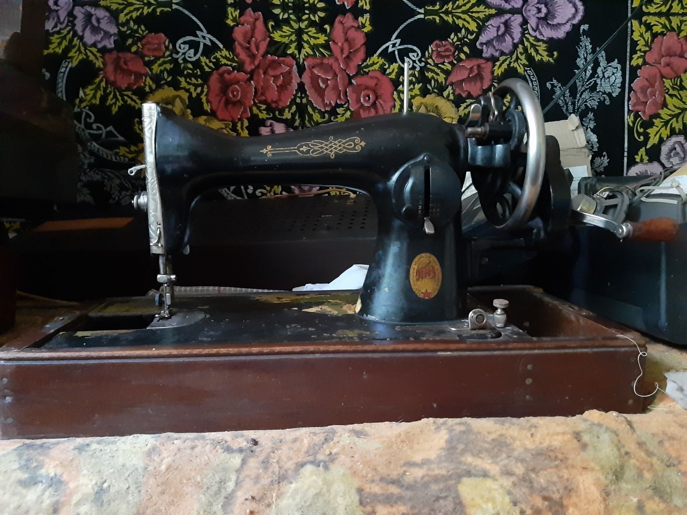 Антикварная швейная машинка ПМЗ