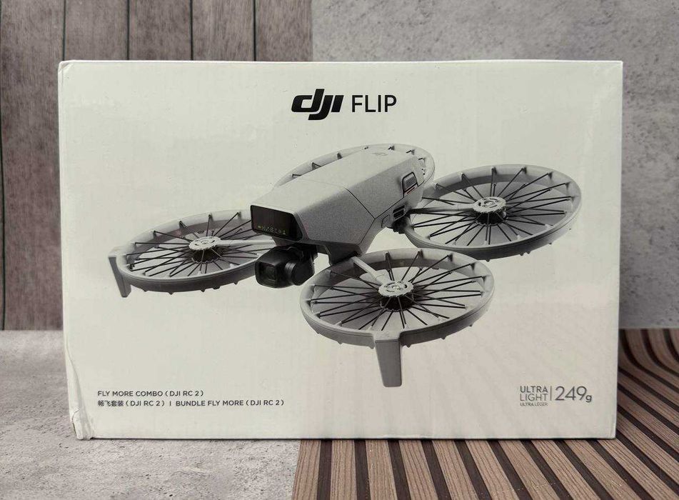 Квадрокоптер DJI Flip Drone RC 2 with Fly More Combo
