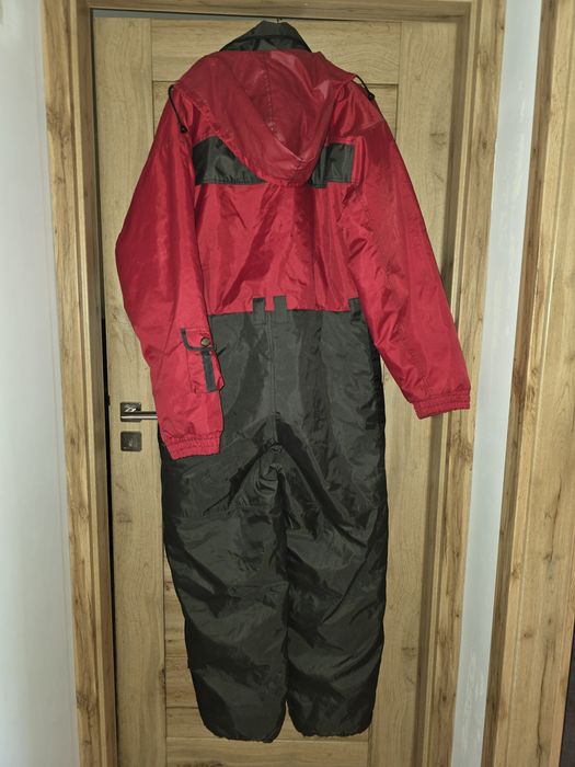 WILD FOX WEAR - Kombinezon Zimowy- Rozmiar LM

STAN BDB

długość całko