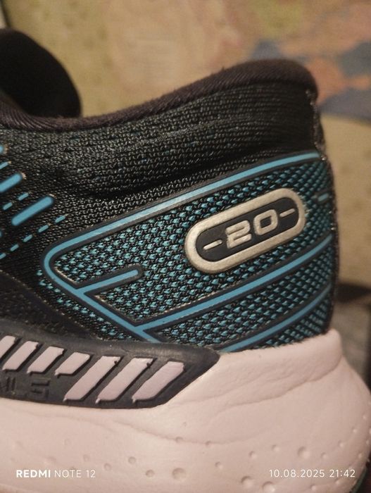 Кросівки фірмові brooks 41 р.