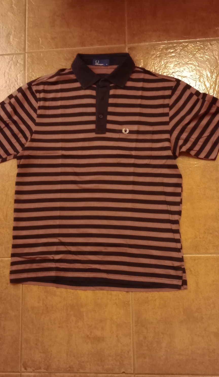 Lote 4 polos , 3 da Fred Perry um da Carhartt