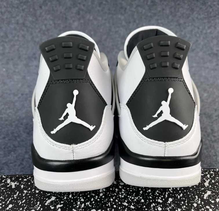 NikeAir Jordan4Retro R.42