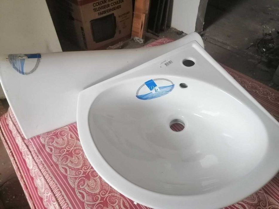 Раковина умивальник углова з ногою тюльпан. Відбір на місці