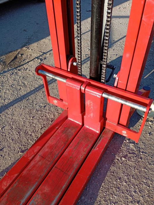 Wózek paletowy paleciak masztowy sztaplarka