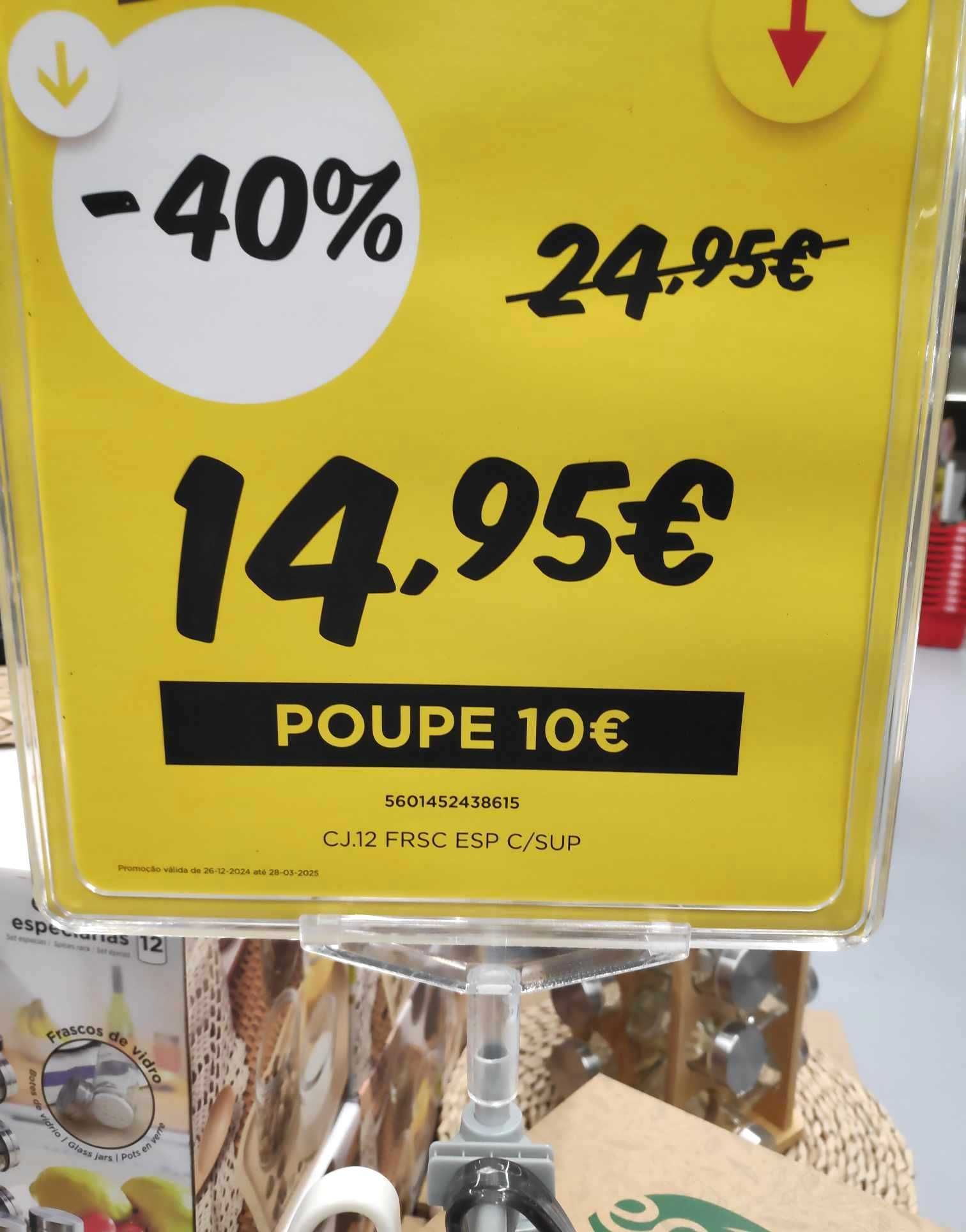 Acessórios para arrumação na cozinha -  pão e especiarias.