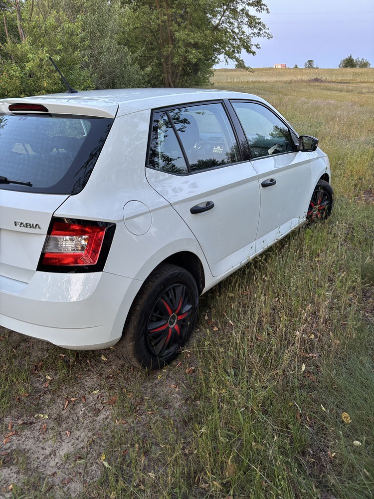 Skoda fabia 3 1.0 mpi biała perełka
