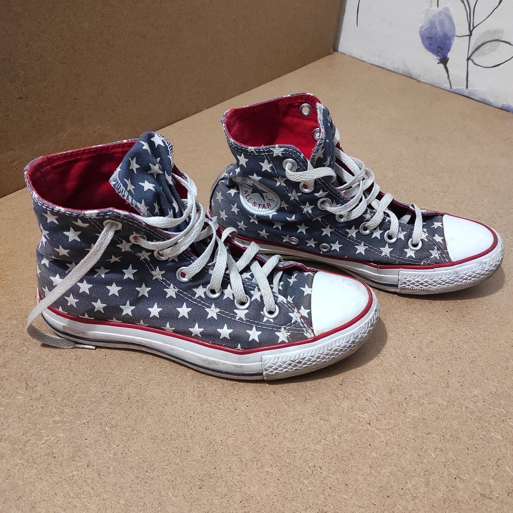 Кеды Converse в цветах Американского флага.