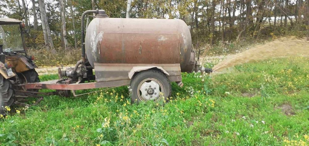 Sprzedam Przyczepka wywrotka + beczkowóz 3000L