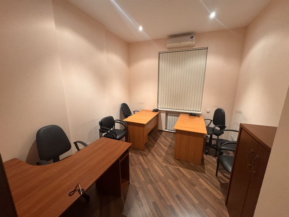 Оренда офісу в центрі , з меблями ,75м2 , три кабінети