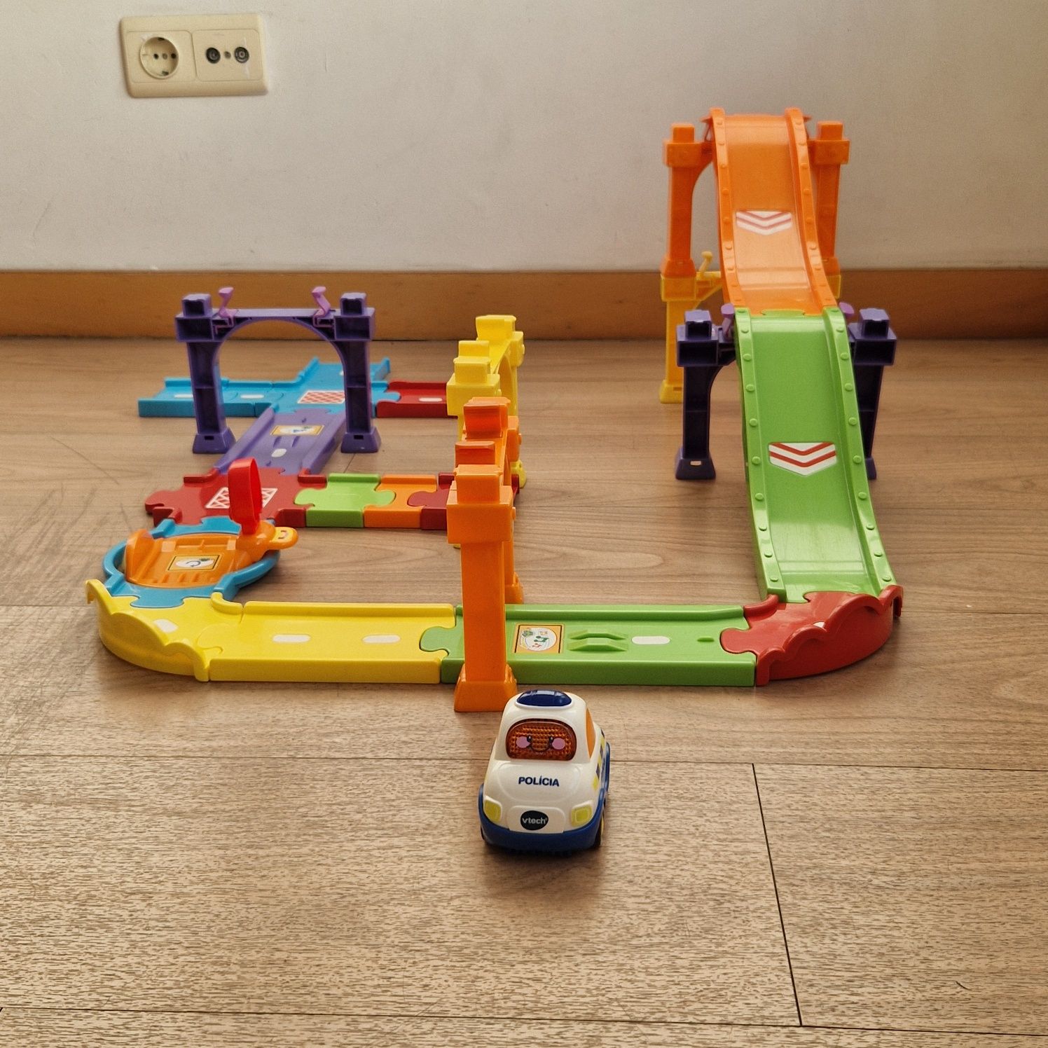 Pista vTech e bòlide bip bip