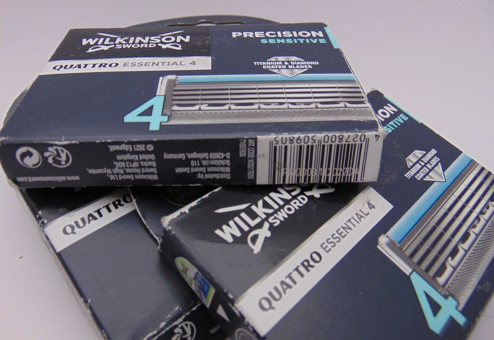 Nożyki WILKINSON Quattro Essential 4  - zestaw 4x4szt  CENA za 16szt