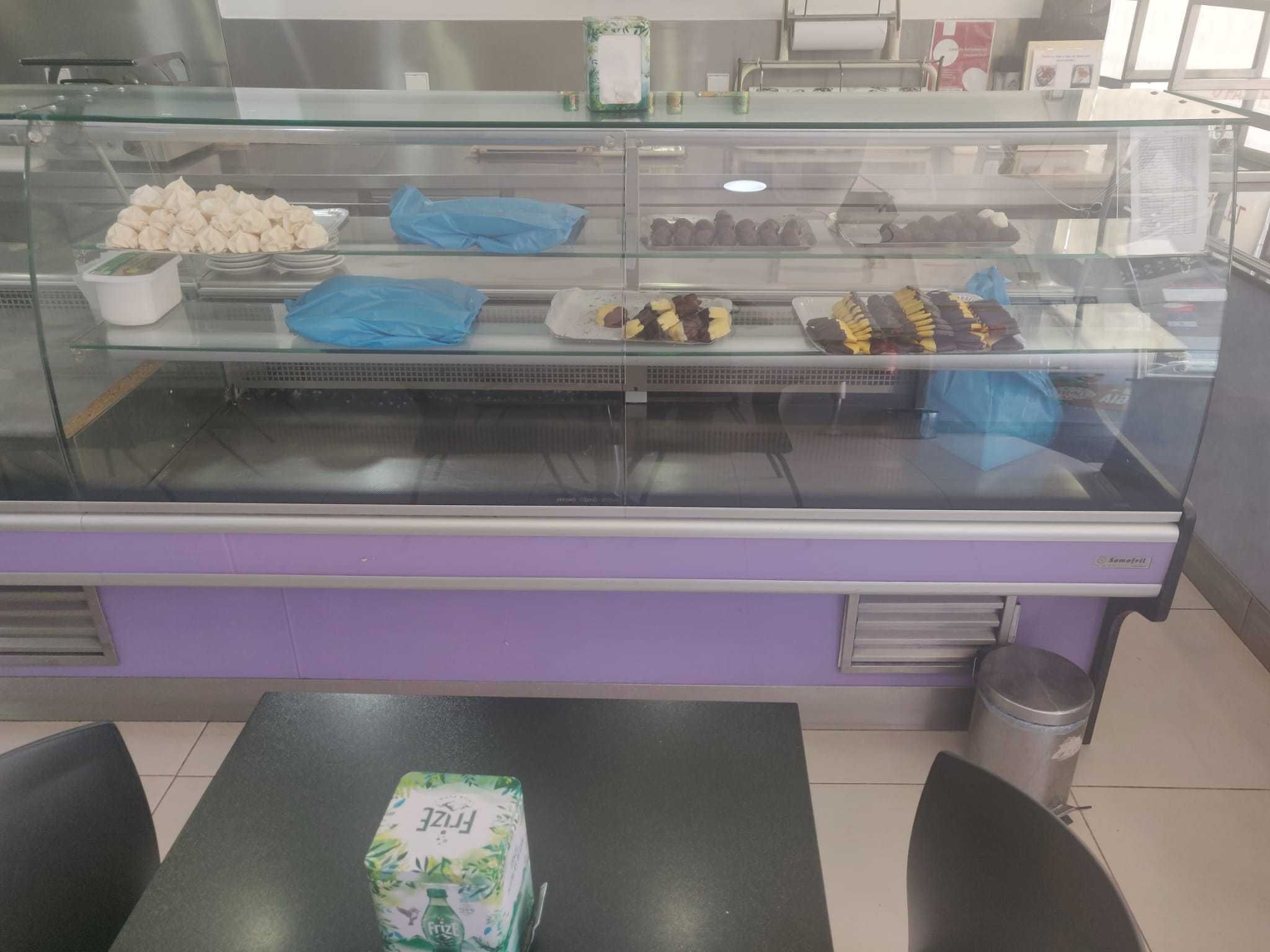 Vende-se balcão frigorífico pastelaria