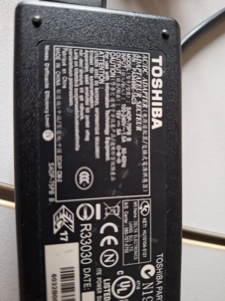 Tani zasilacz do urządzeń.  model PQLV19CE, PA3092U-1ACA, ADP 450W C