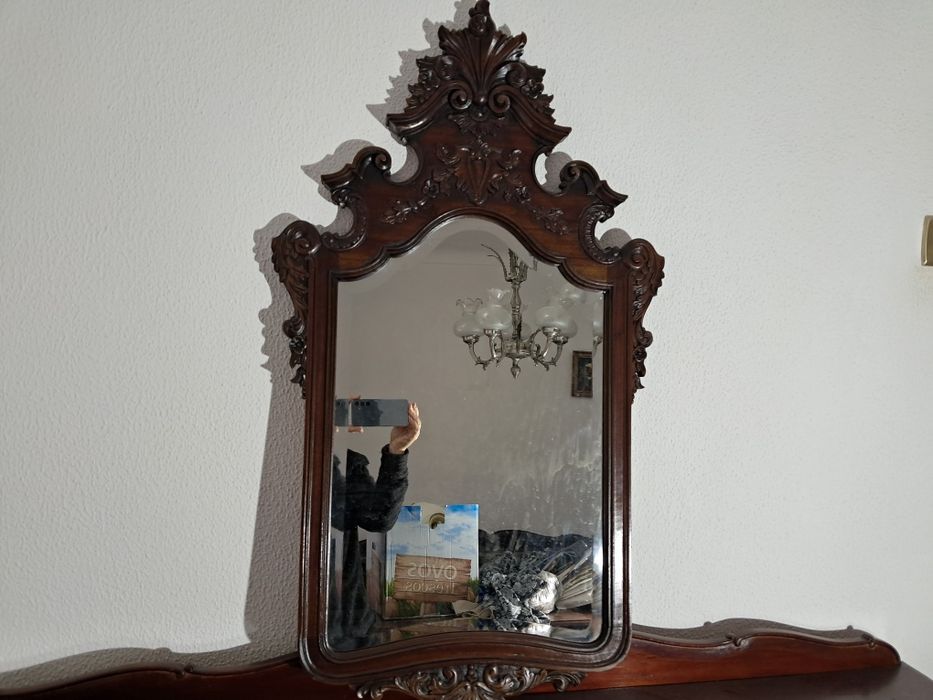 Móveis sala, dois móveis,  1 espelho e uma mesa extensível.