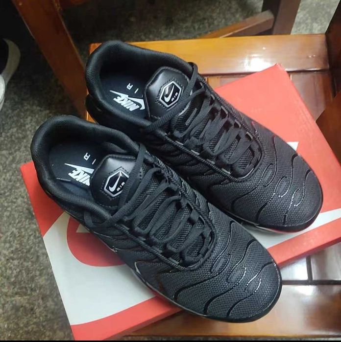 Buty Trampk Nike Air Max TN Plus Black R.37.5