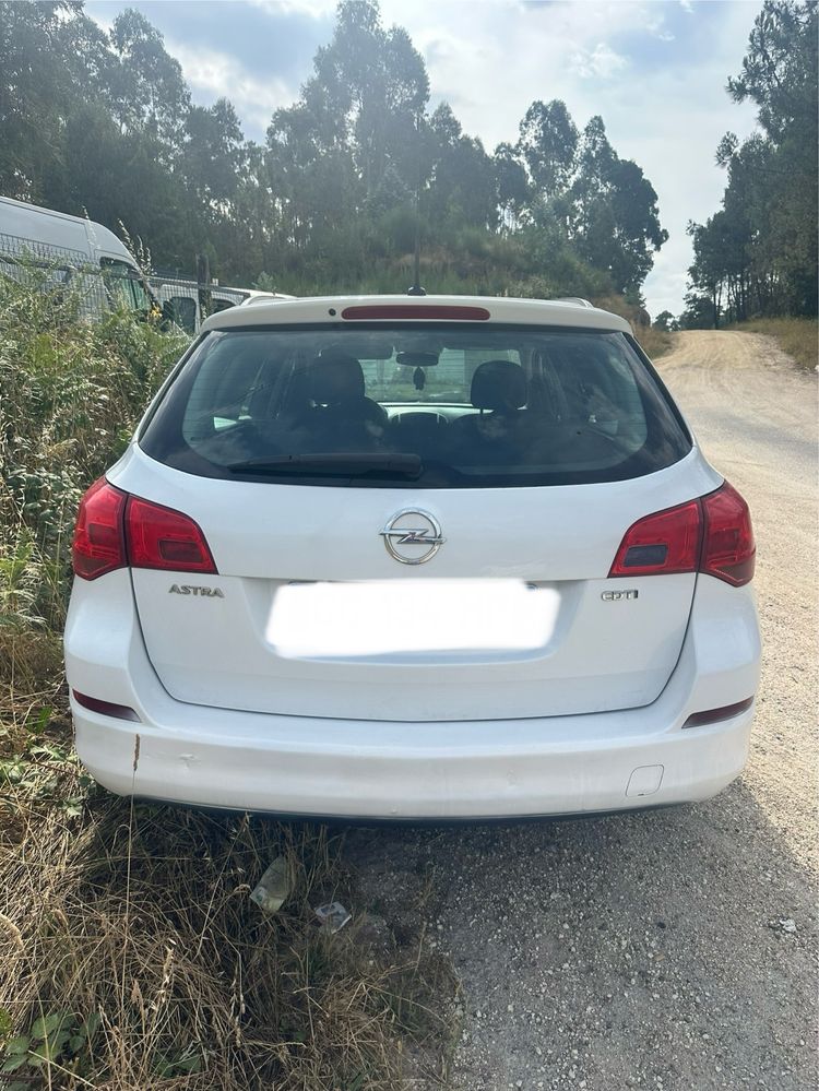 Opel astra sports tourer