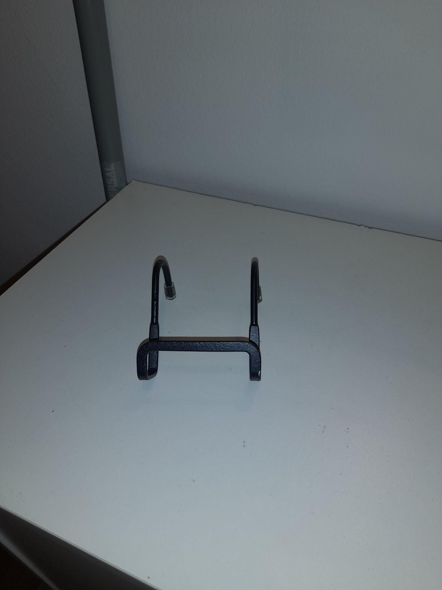 Suporte para colocar num armário