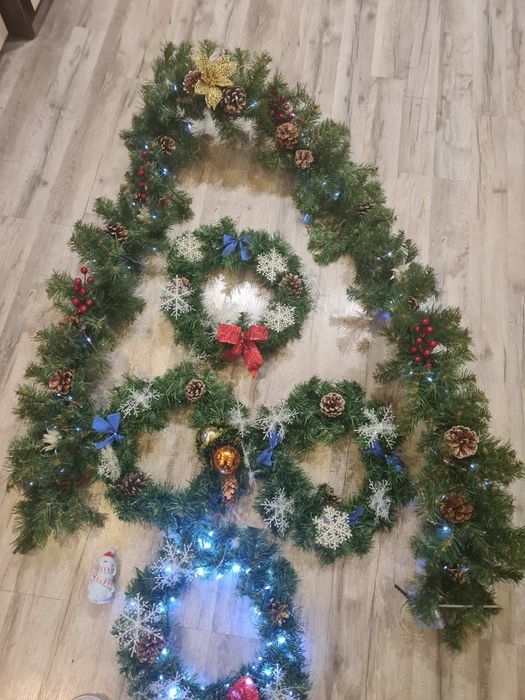 Новогодние украшения елки гирлянды