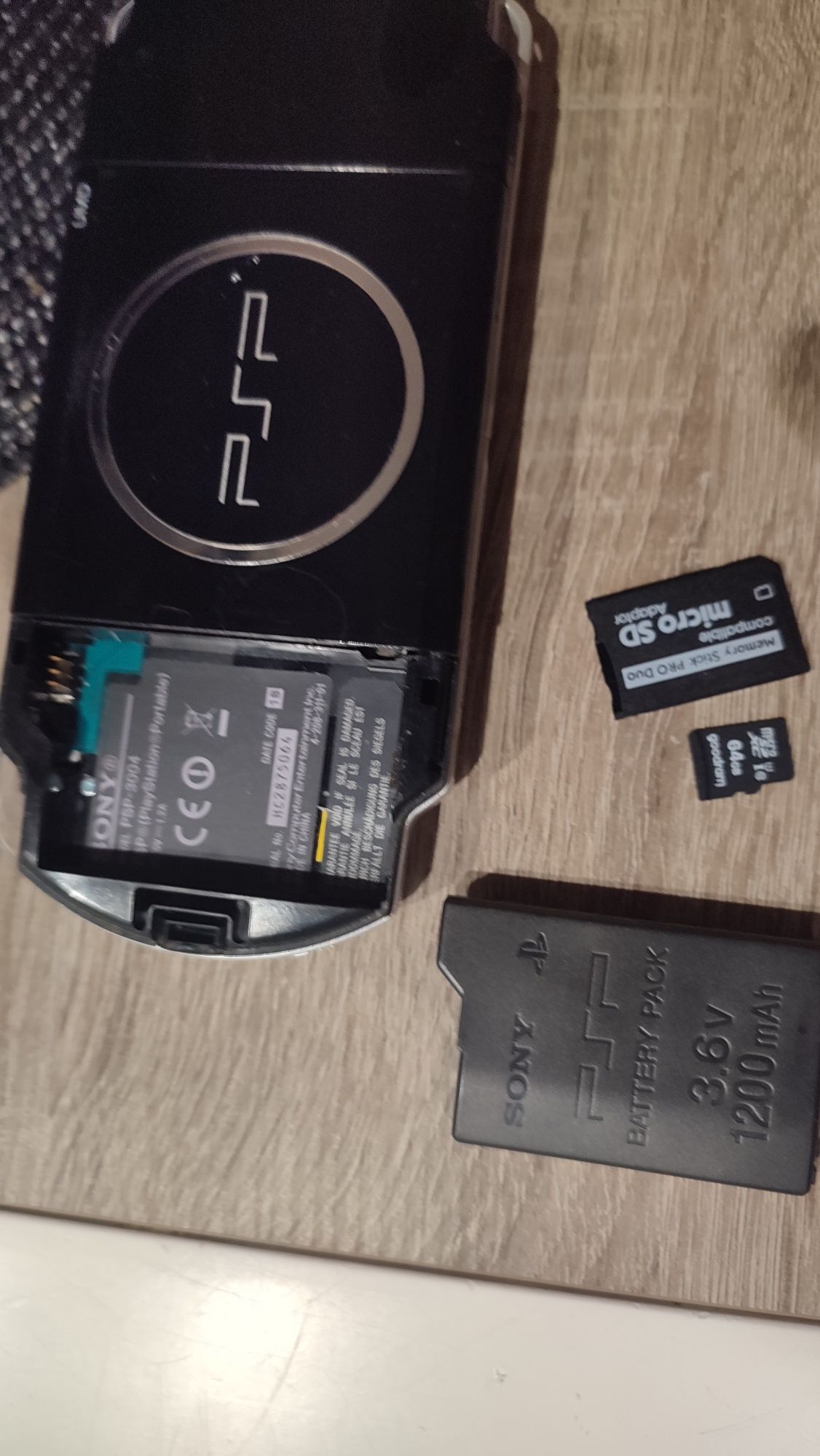 Psp 3004 64gb nowa bateria odblokowana 90gier