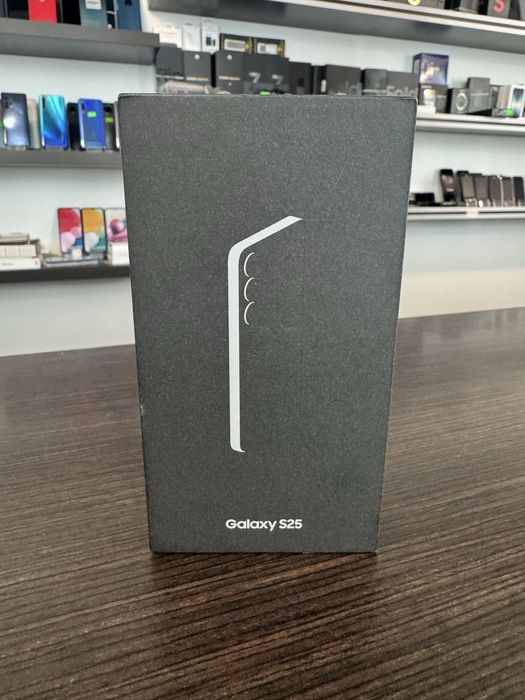 Smartfon Samsung S25 12GB 128GB Navy Poznań Długa 14