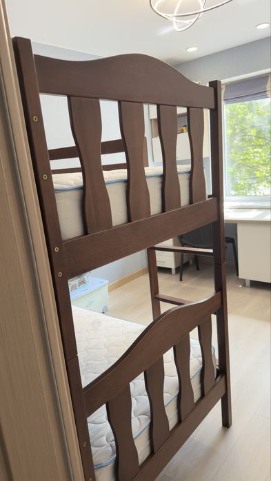 Двухъярусная кровать