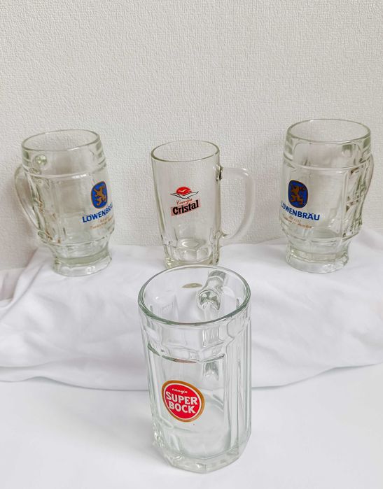 Várias canecas de Cerveja Vintage