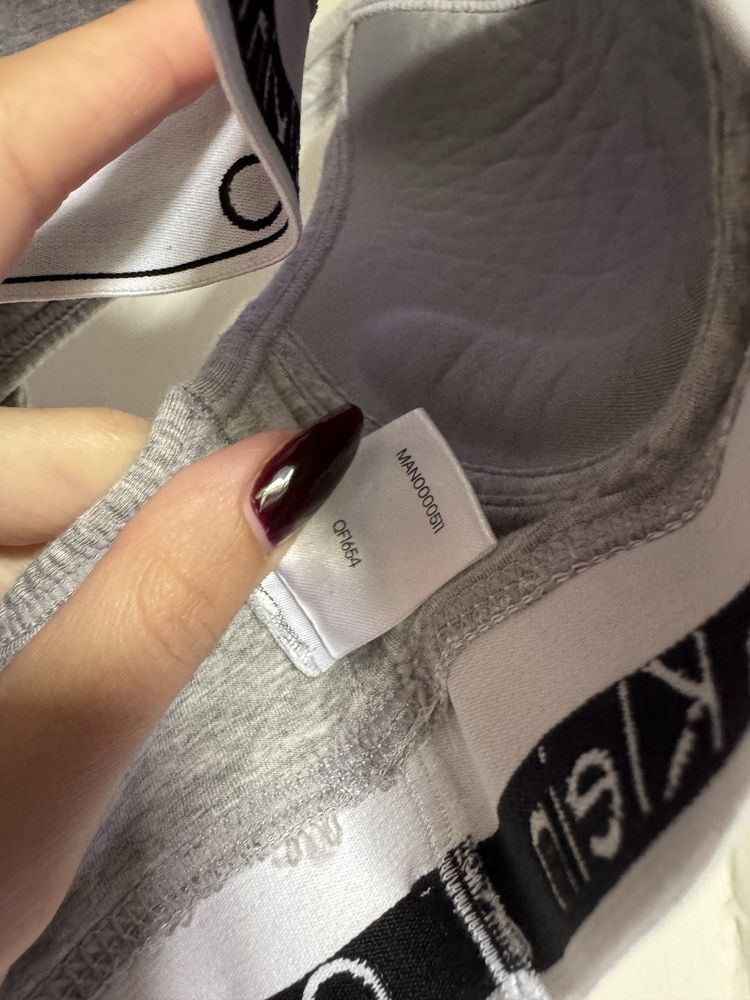 Класнючий жіночий оригінальний топ від Calvin Klein