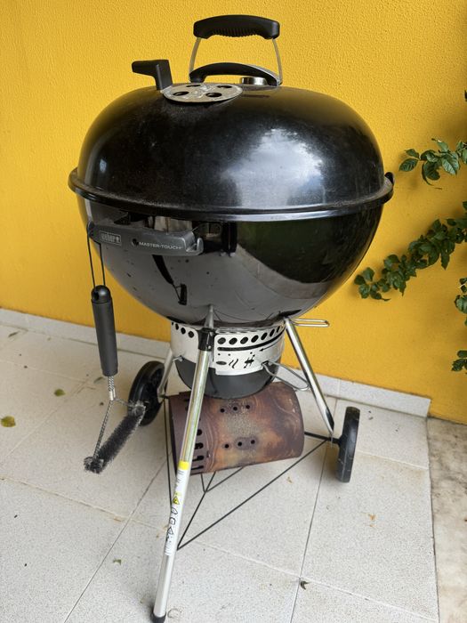 Churrasqueira Weber a carvão