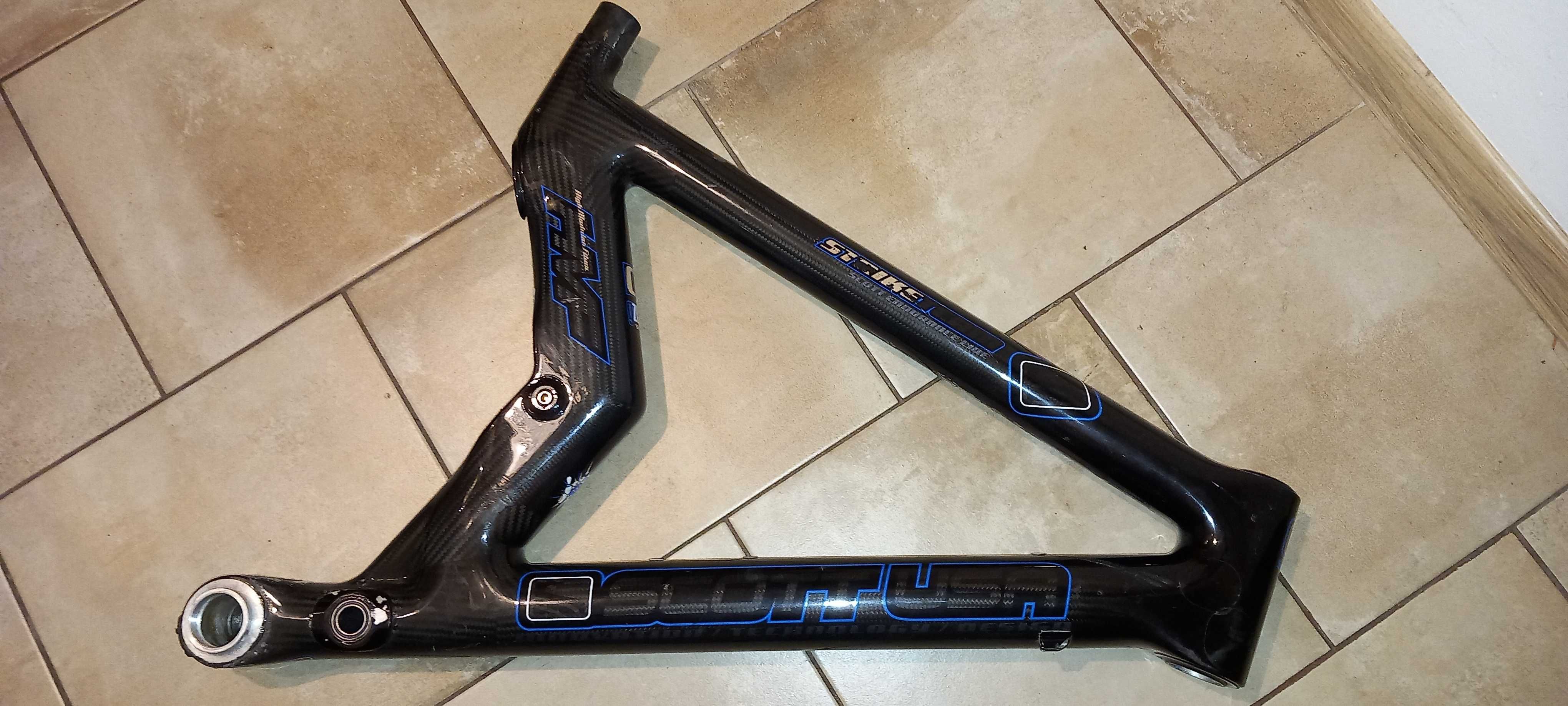 Rama Scott G-zero Strike carbon Retro MTB "L" pod 1 blat