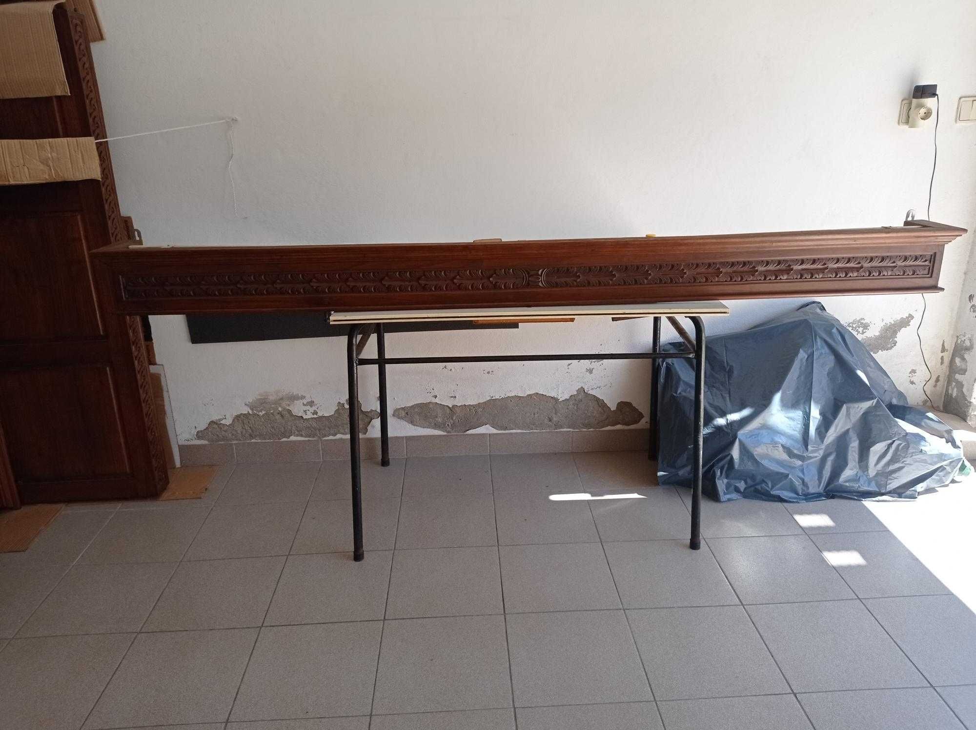 2 sanefas para cortinas em madeira trabalhada