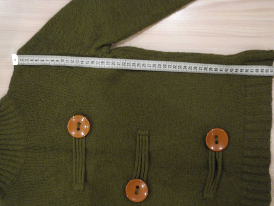 Свитер женский зеленый