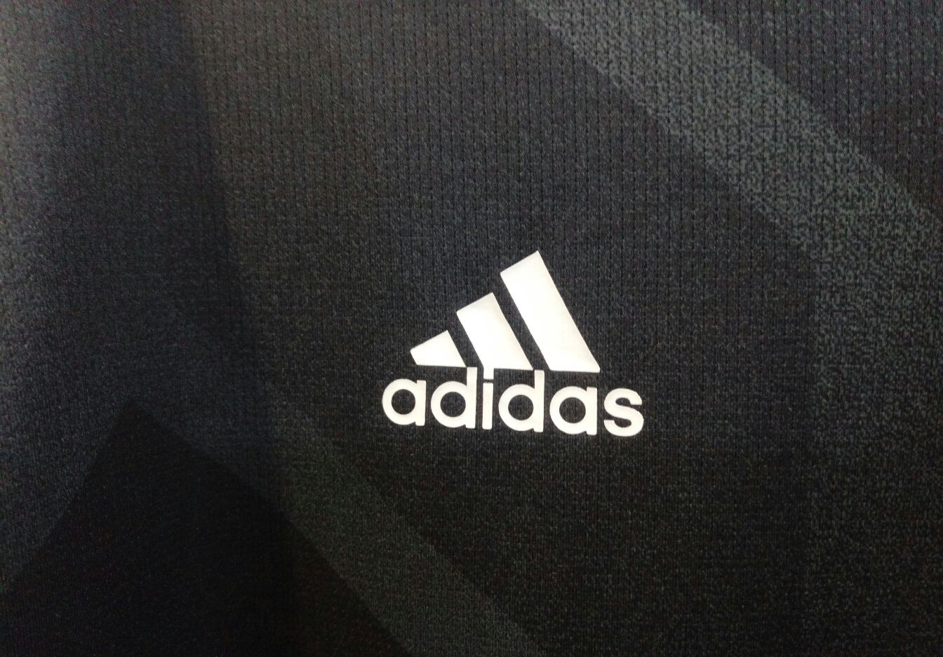 Оригінал як нова спортивна футболка Adidas TANF TRG JSY