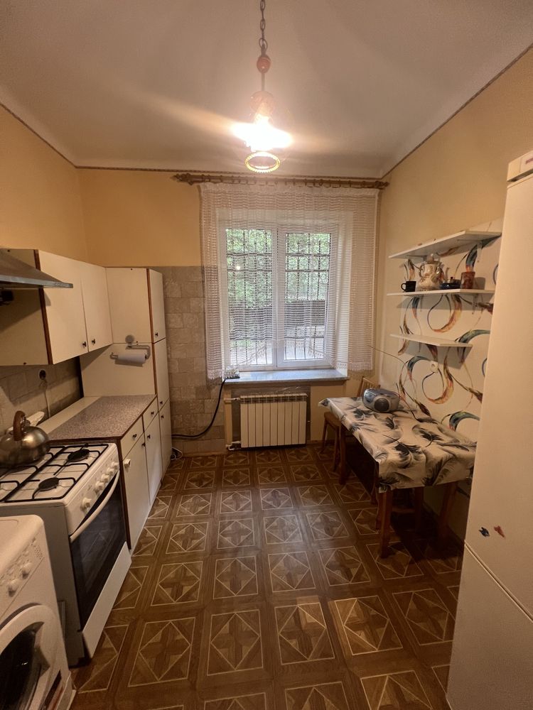 Продаж 2 кім кв з гаражем вул.Бортнянського до центру 10 хв пішки