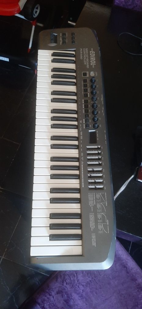 MIDI Keyboard Controler 50.€
Ideal para controlar infor