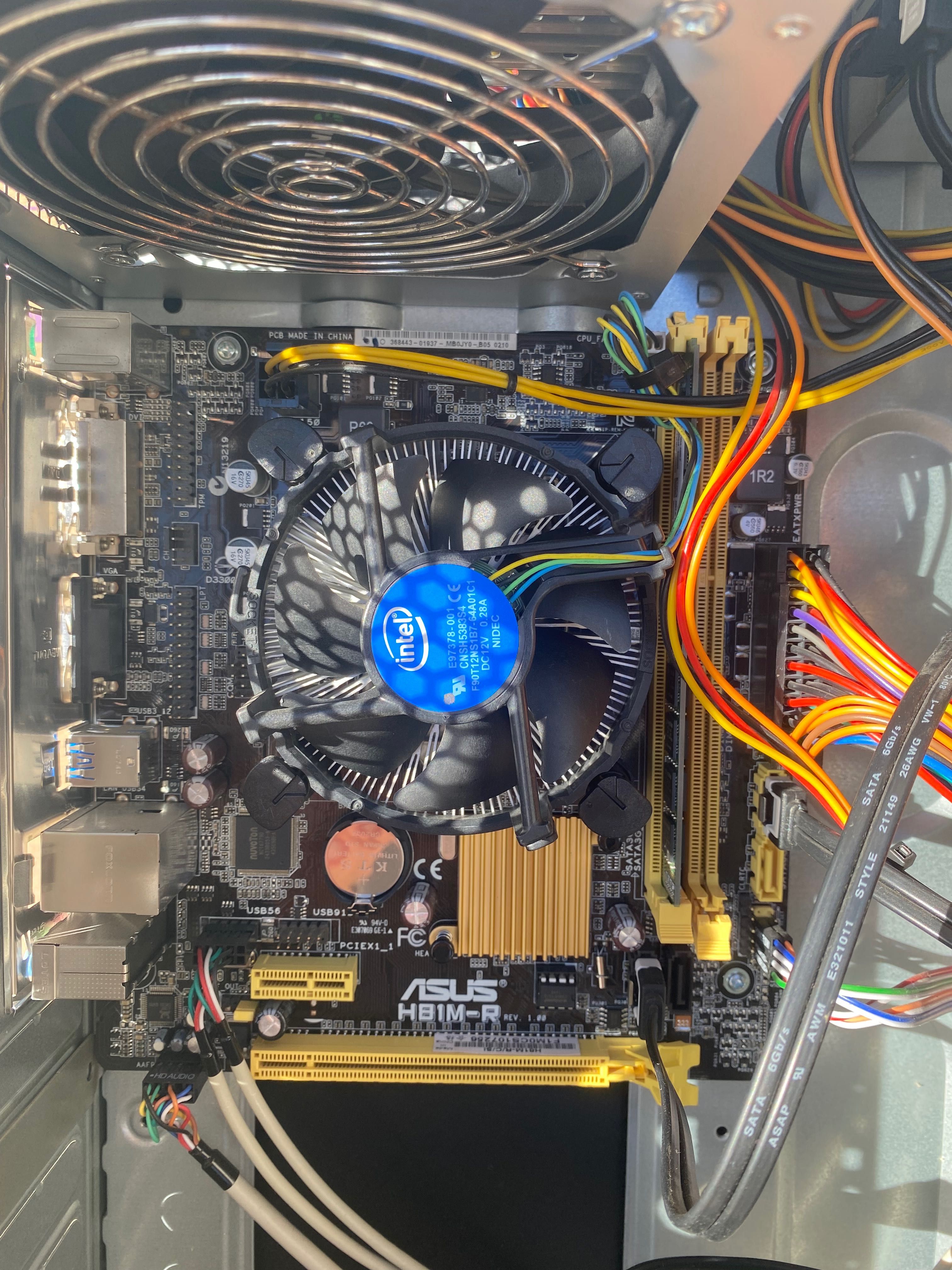 PC torre com motherboard ASUS HB1M-R